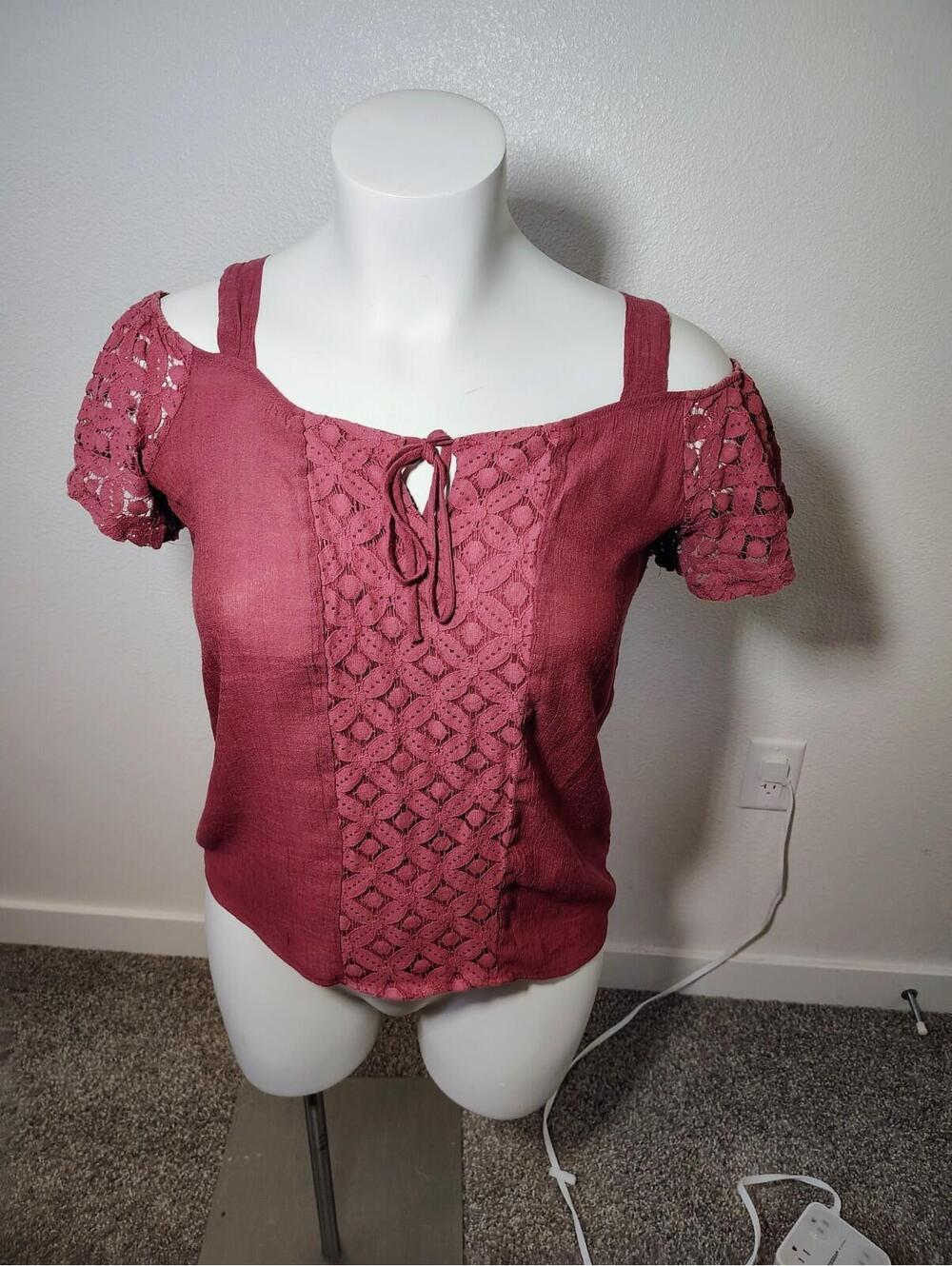 Parallel Skies XL Women Blouse Pink Boho Cold shoulder strap lace detail Knit